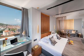 Royal Suites Sky