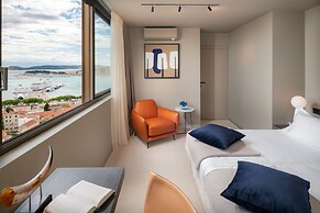 Royal Suites Sky
