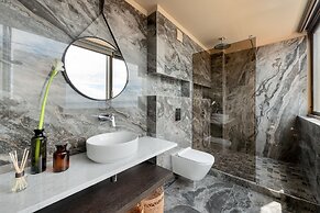 Royal Suites Sky