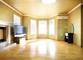 Modern Hill Pension