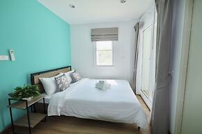 Living at Sphere Apartment - Family room