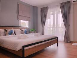 Living at Sphere Apartment - Family room