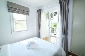 Living at Sphere Apartment - Family room