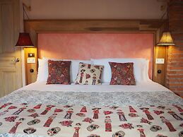 Latica Lodge