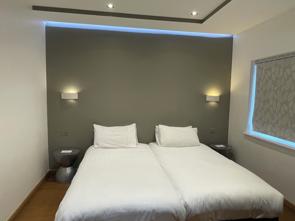 RIOSHOUSE Henley