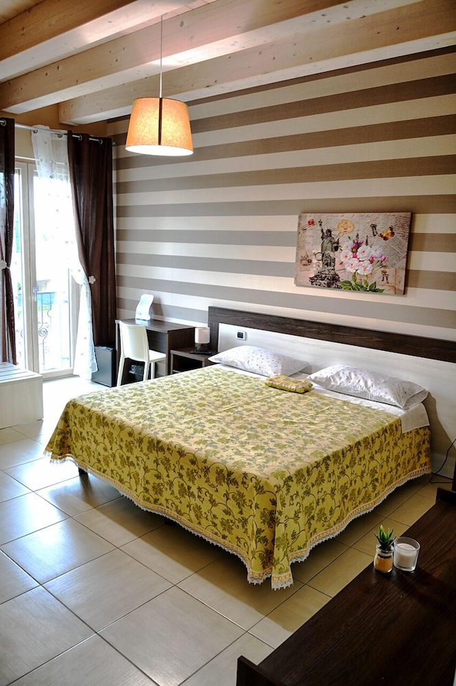 Le Due Noci Bed and Breakfast