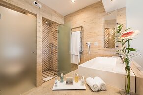 Caneiros Luxury House & Suites