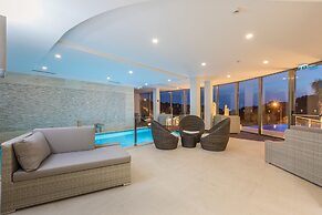 Caneiros Luxury House & Suites