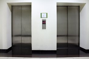 OYO 266 Margonda Residence 5