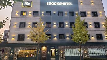 Brooks Hotel