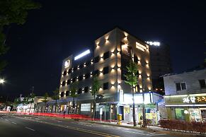 Brooks Hotel