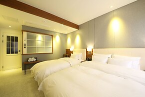 Brooks Hotel