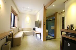 Brooks Hotel