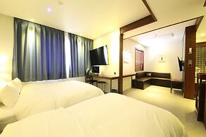 Brooks Hotel