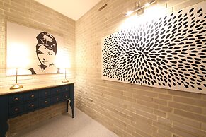 Brooks Hotel