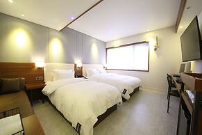 Brooks Hotel