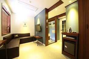 Brooks Hotel