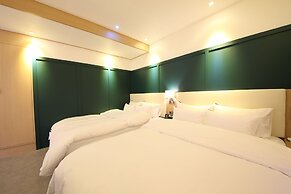 Brooks Hotel