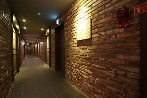 Brooks Hotel