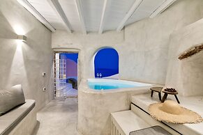 Marble Sun Villa by Caldera Houses