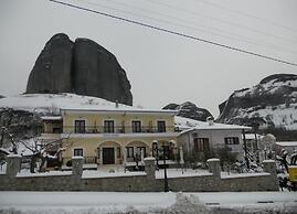 Gogos Hotel