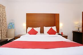 Capital O 19742 Hotel Dona Castle
