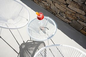 Paros Comfy Suites