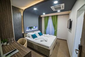 Hotel River