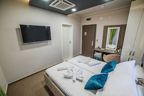 Hotel River