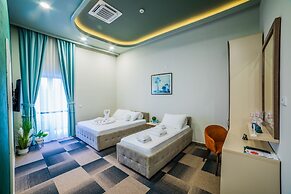 Hotel River