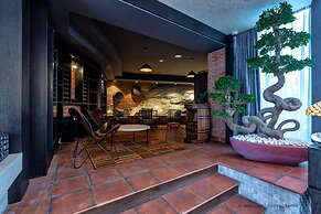 Adamo Hotel
