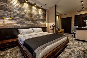 Adamo Hotel