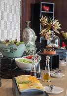 Adamo Hotel