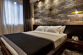 Adamo Hotel