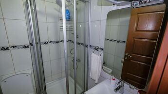 Teras Butik Apart