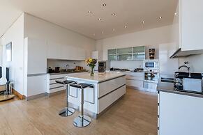 PENTHOUSE 230m2 ON THE SEA
