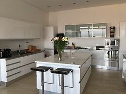 PENTHOUSE 230m2 ON THE SEA