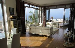 PENTHOUSE 230m2 ON THE SEA