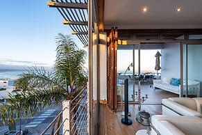 PENTHOUSE 230m2 ON THE SEA