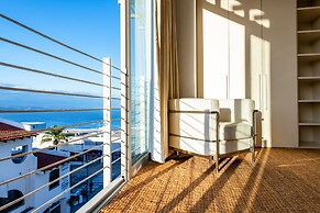 PENTHOUSE 230m2 ON THE SEA
