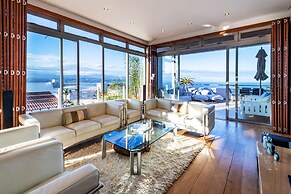 PENTHOUSE 230m2 ON THE SEA