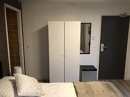 Mimosa Hotel