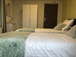 Mimosa Hotel
