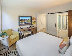 Hotel E