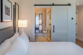 Hotel E