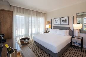 Hotel E