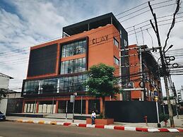 Clay Udonthani