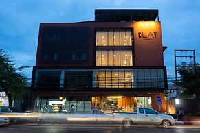 Clay Udonthani