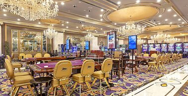 Les Ambassadeurs Hotel & Casino