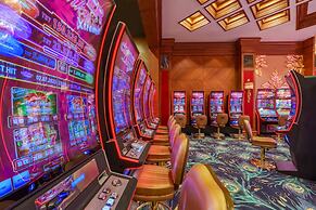 Les Ambassadeurs Hotel & Casino